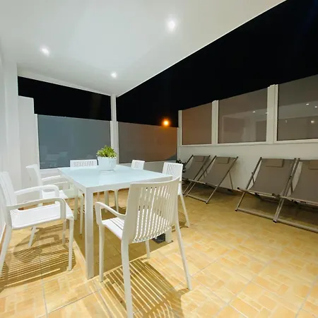 Puerto Del Carmen, Casa Chinijos * بويرتو ذيل كارمين
